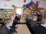 Воспитанники школы на мероприятии "Время подвиги эти не стерло!" в районной детской библиотеке им. Гайдара.